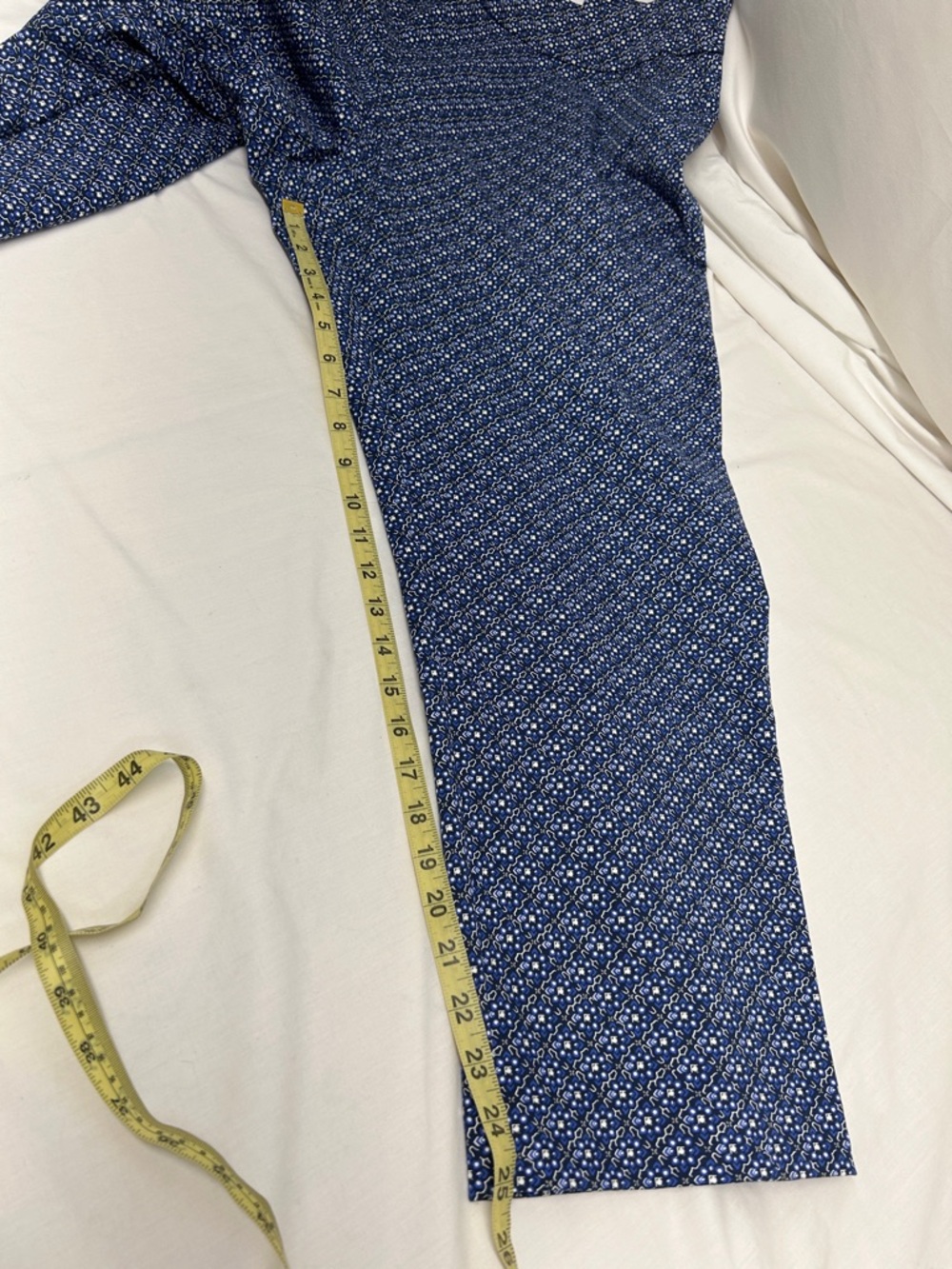croft & barrow Blue & White Tile Patterned Straight Leg Pants Size 24W Short - Picture 7 of 12